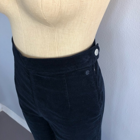 Alexa Chung x AG | Laura High Rise Corduroy - Picture 4 of 7